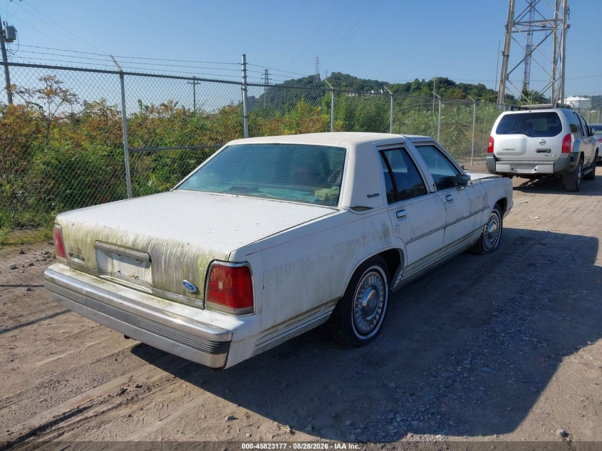 1990 FORD CROWN VICTORIA auction photo 4