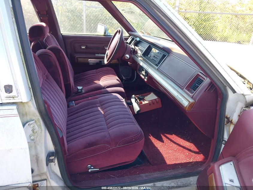 1990 FORD CROWN VICTORIA auction photo 5