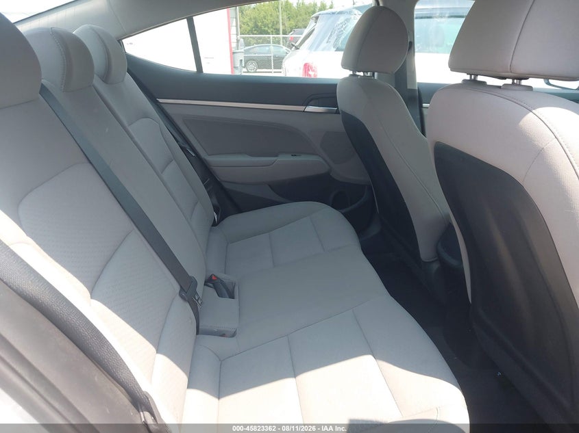 2019 HYUNDAI ELANTRA auction photo 8