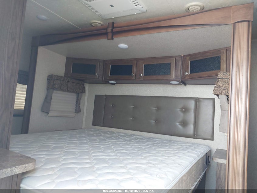 2017 ROCKWOOD SIGNATURE ULTRA LITE auction photo 5