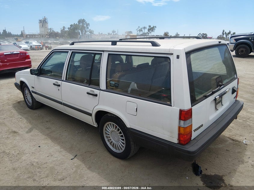 1995 VOLVO 940 auction photo 3