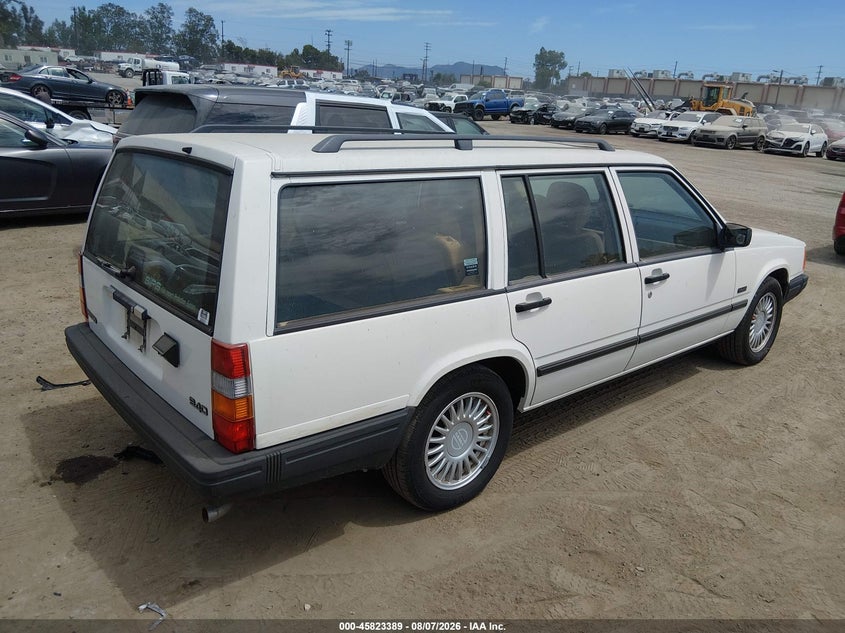 1995 VOLVO 940 auction photo 4