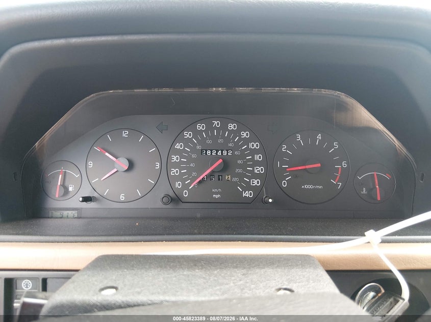 1995 VOLVO 940 auction photo 7