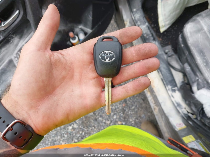 Photo 11 - TOYOTA COROLLA