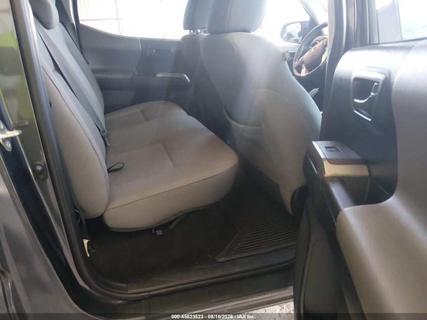 2017 TOYOTA TACOMA auction photo 8