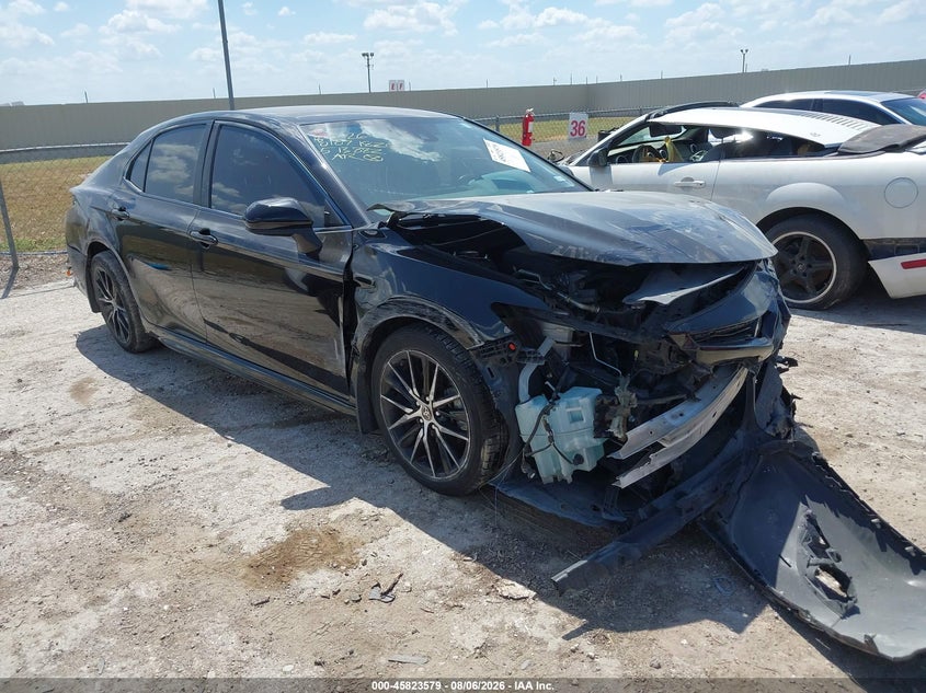 TOYOTA CAMRY - zdjęcie 1