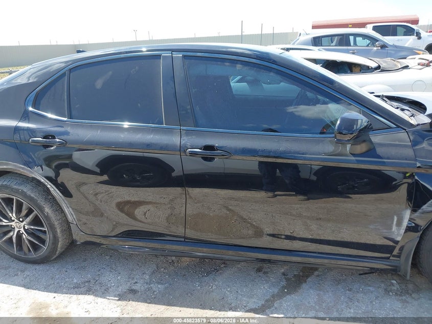 TOYOTA CAMRY - zdjęcie 14