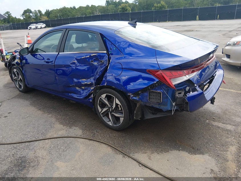 2022 HYUNDAI ELANTRA auction photo 3