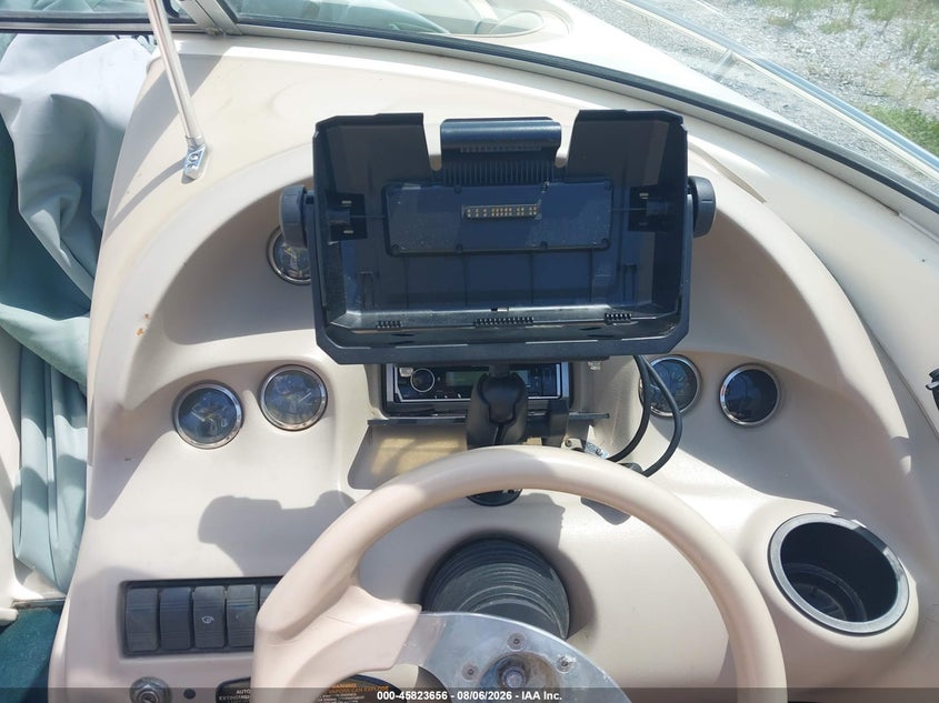 1998 SEA RAY 18' auction photo 7
