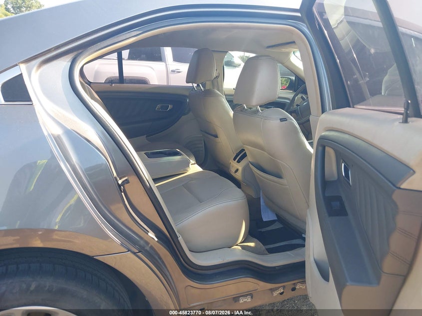 2011 FORD TAURUS auction photo 8