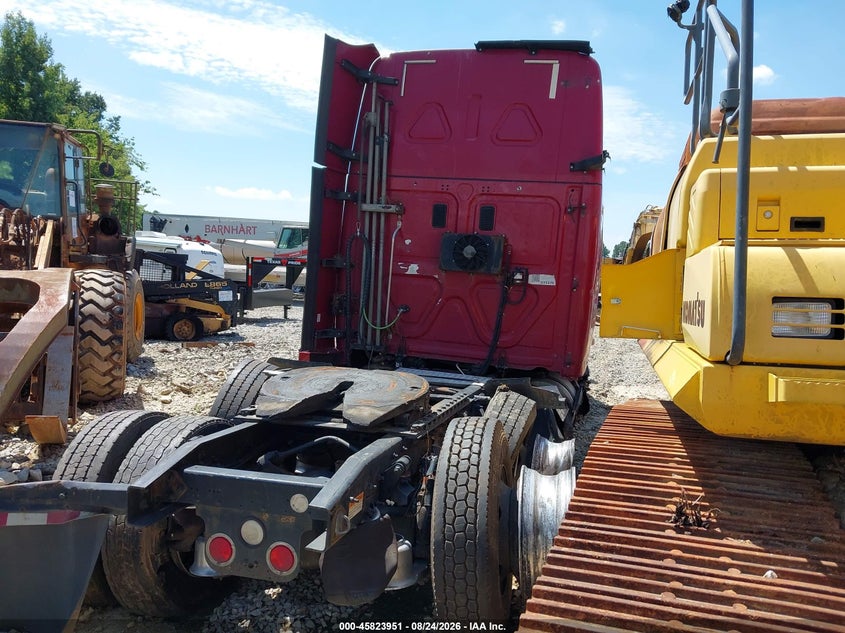2016 FREIGHTLINER CASCADIA 125 auction photo 4