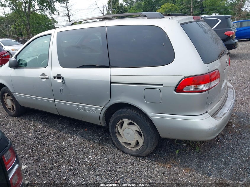 2003 TOYOTA SIENNA auction photo 3