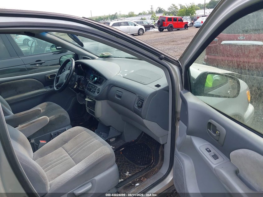2003 TOYOTA SIENNA auction photo 5