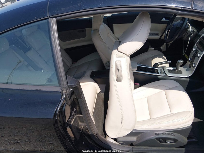 2013 VOLVO C70 auction photo 8