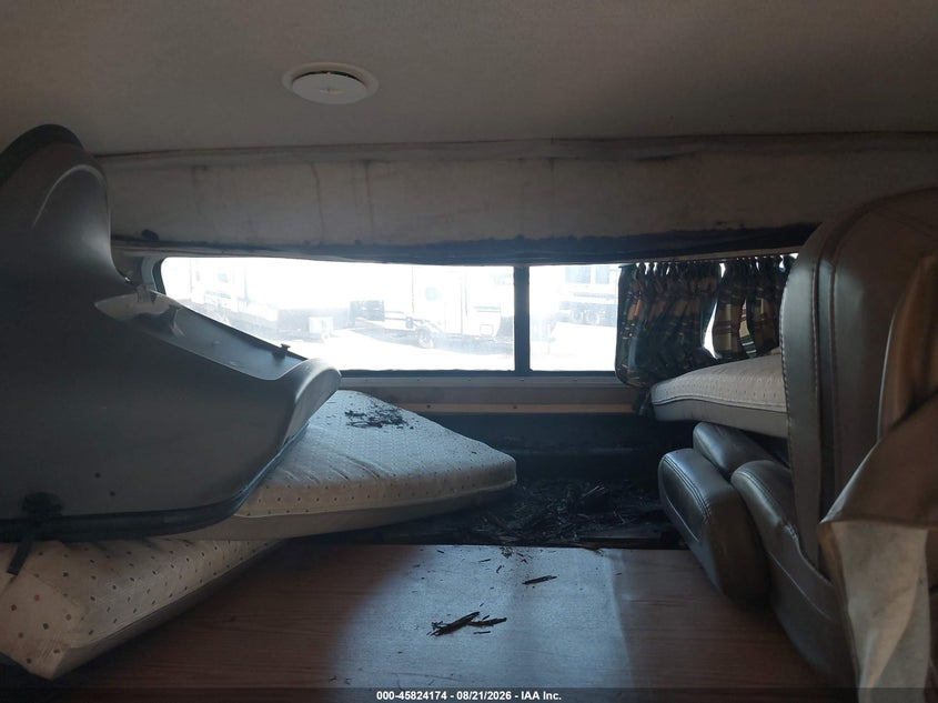 1997 FORD ECONOLINE auction photo 6
