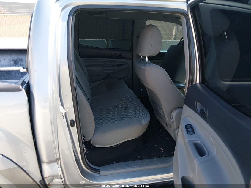 2014 TOYOTA TACOMA auction photo 8