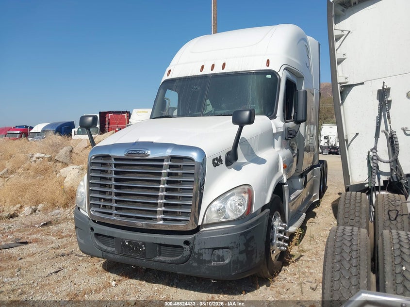 2016 FREIGHTLINER CASCADIA 125 auction photo 2