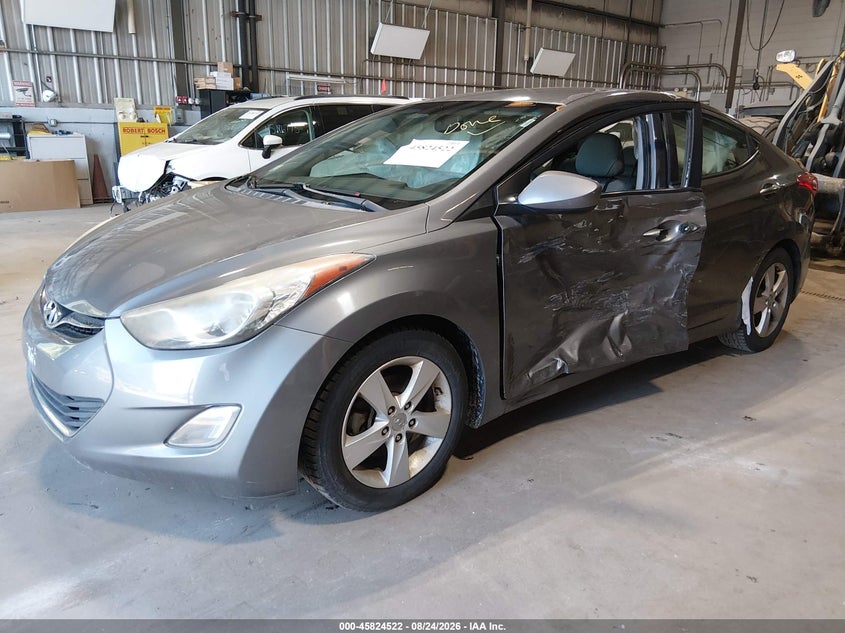 2013 HYUNDAI ELANTRA auction photo 2