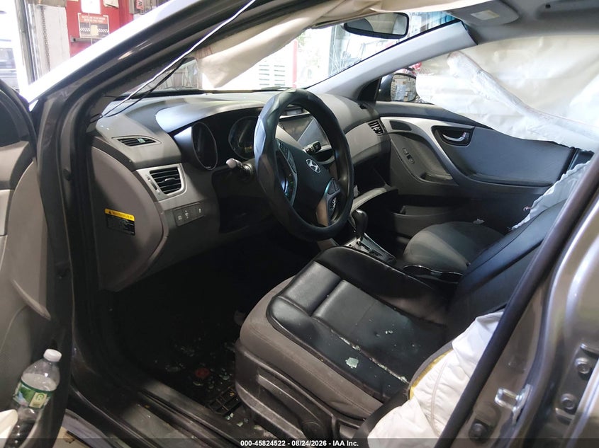 2013 HYUNDAI ELANTRA auction photo 5