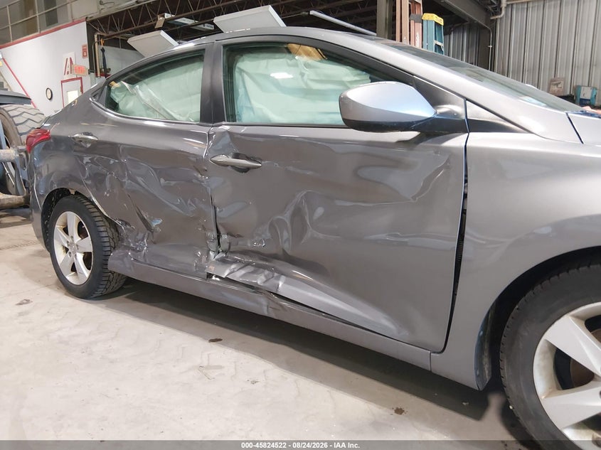 2013 HYUNDAI ELANTRA auction photo 6