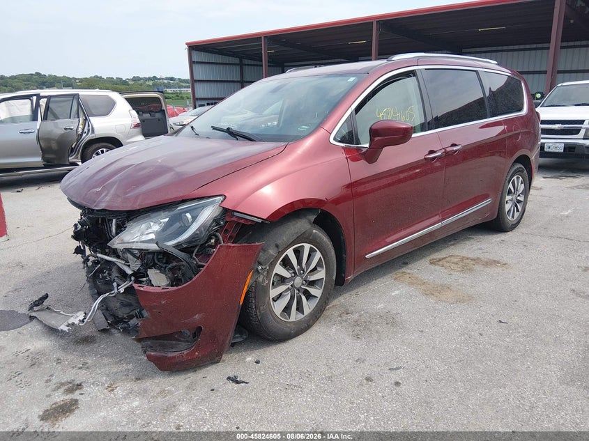 Vin: 2c4rc1eg3lr133002, lot: 46323486, chrysler pacifica touring l plus 20202