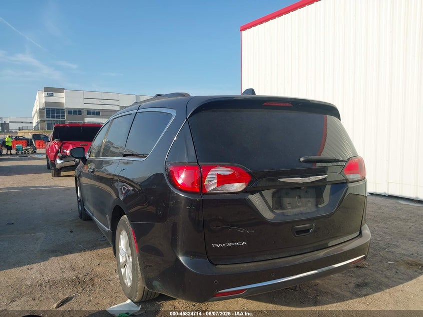 Vin: 2c4rc1bg0hr543932, lot: 46323595, chrysler pacifica touring-l 20173