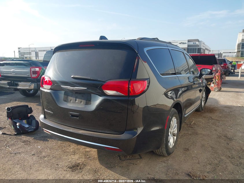 Vin: 2c4rc1bg0hr543932, lot: 46323595, chrysler pacifica touring-l 20174