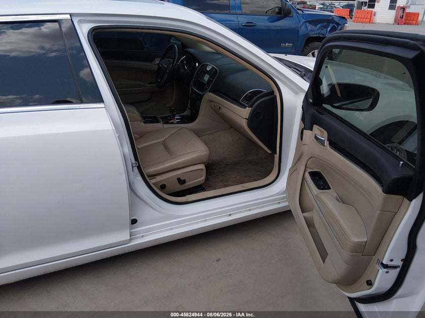 2012 CHRYSLER 300 LIMITED · Фото 5