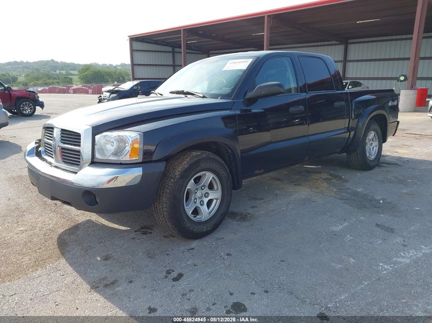 2005 DODGE DAKOTA auction photo 2