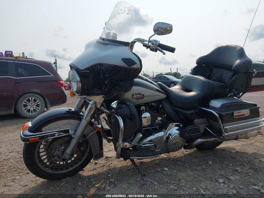 HARLEY-DAVIDSON FLHTCU 2010