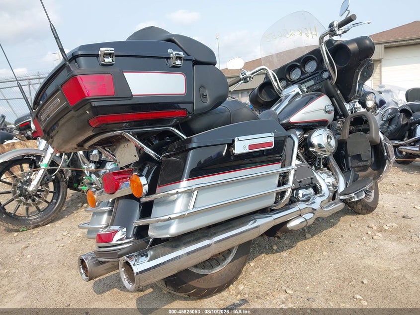 HARLEY-DAVIDSON FLHTCU 2010