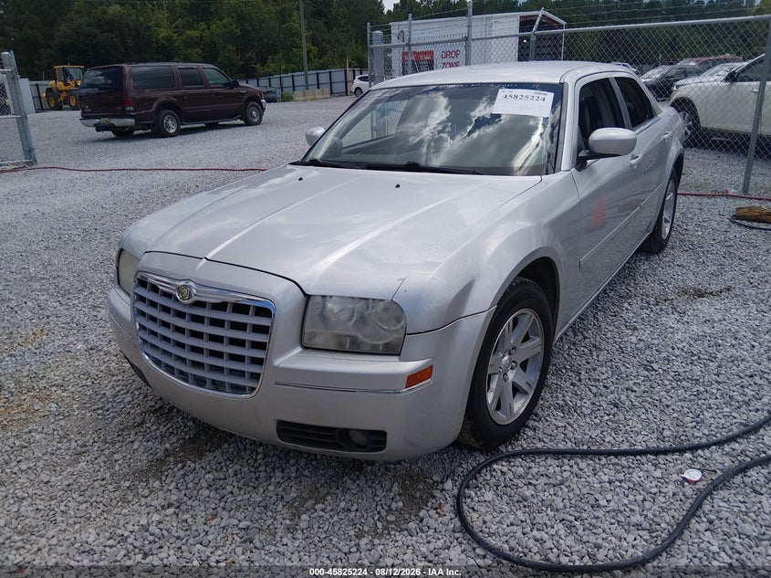 2005 CHRYSLER 300 auction photo 2