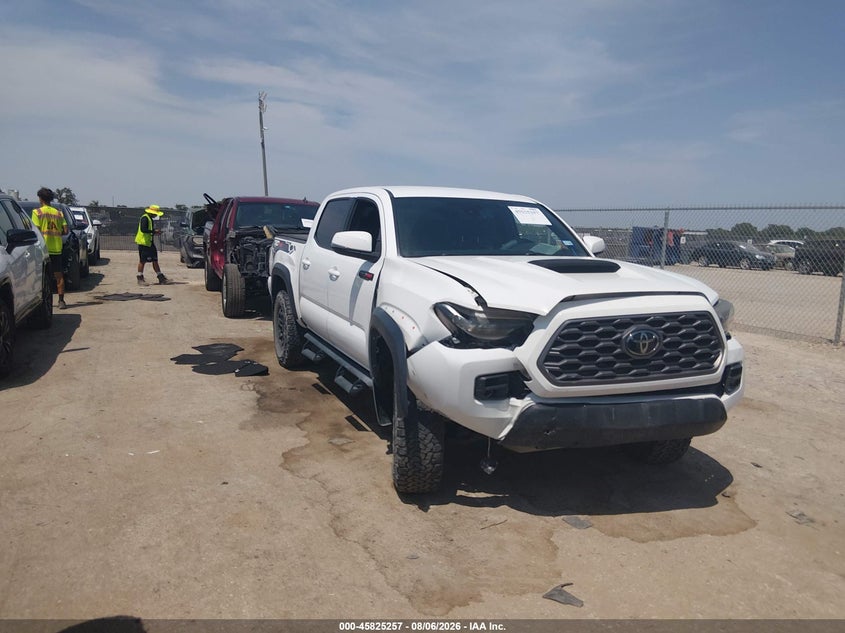 2018 TOYOTA TACOMA auction photo 1