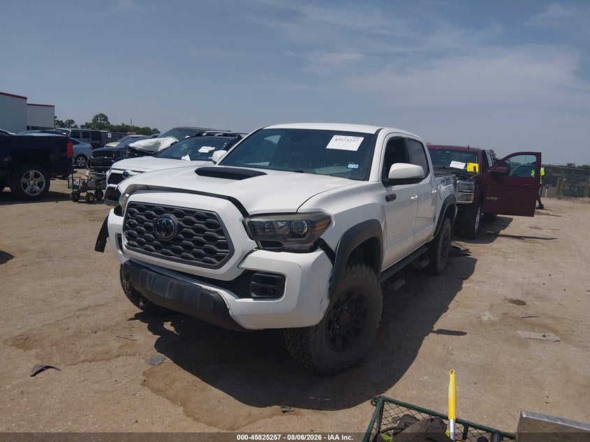 2018 TOYOTA TACOMA auction photo 2