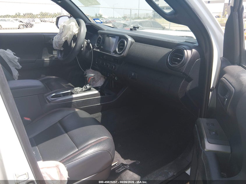 2018 TOYOTA TACOMA auction photo 5