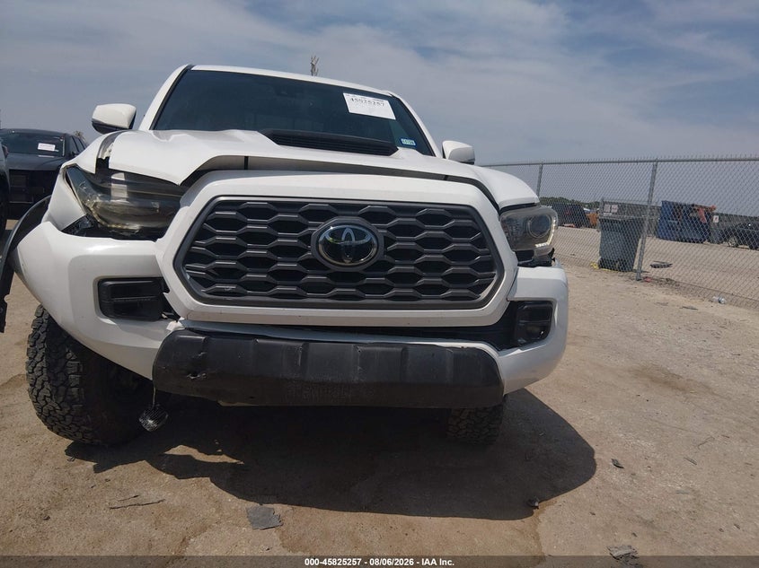 2018 TOYOTA TACOMA auction photo 6