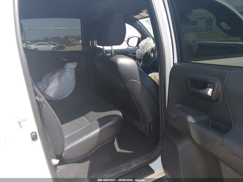 2018 TOYOTA TACOMA auction photo 8