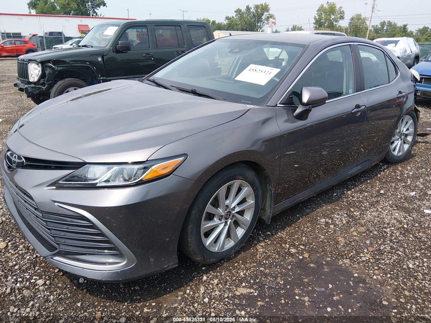 2021 TOYOTA CAMRY auction photo 2