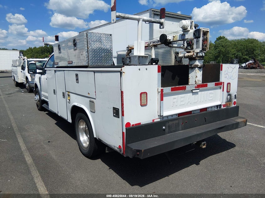 2017 FORD F-350 CHASSIS auction photo 3