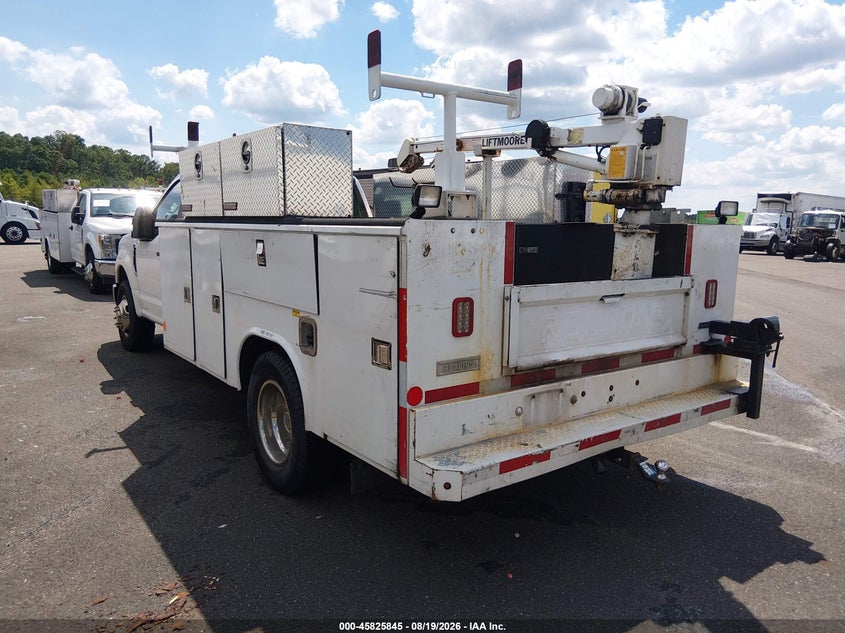 2019 FORD F-350 CHASSIS auction photo 3