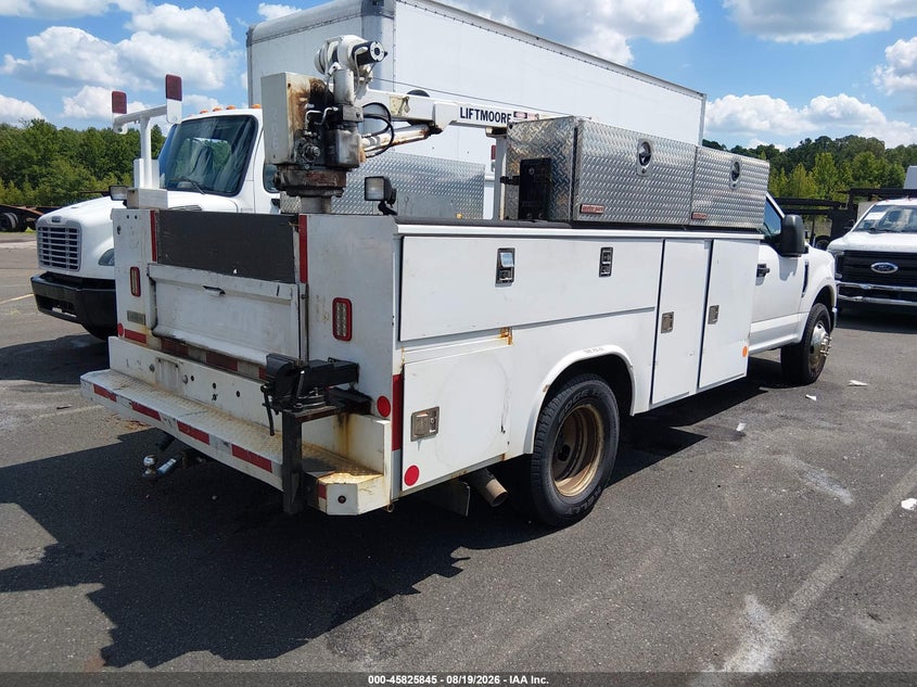 2019 FORD F-350 CHASSIS auction photo 4