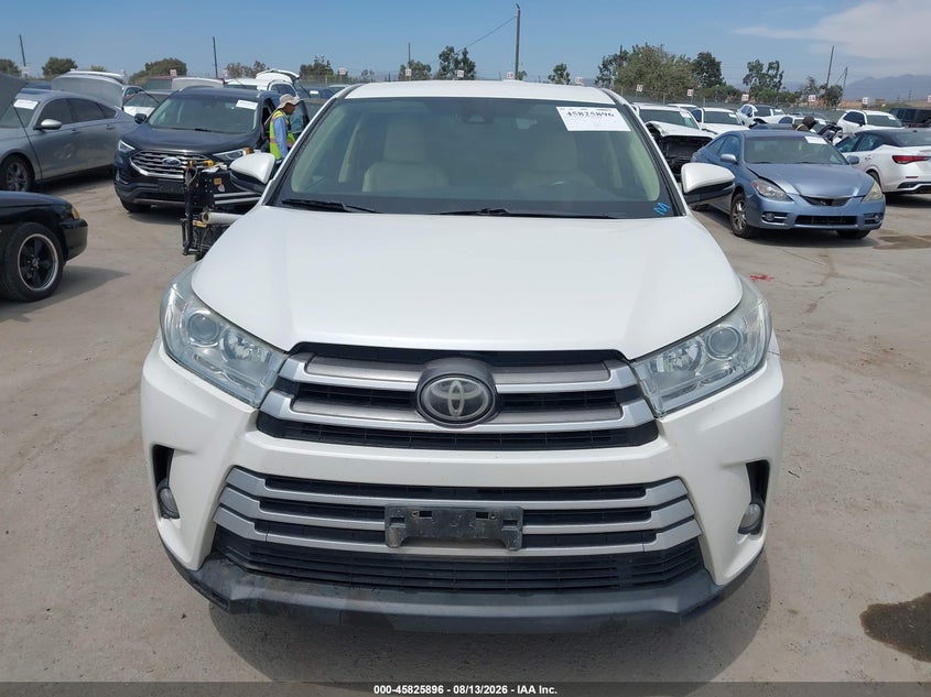 TOYOTA HIGHLANDER - zdjęcie 12