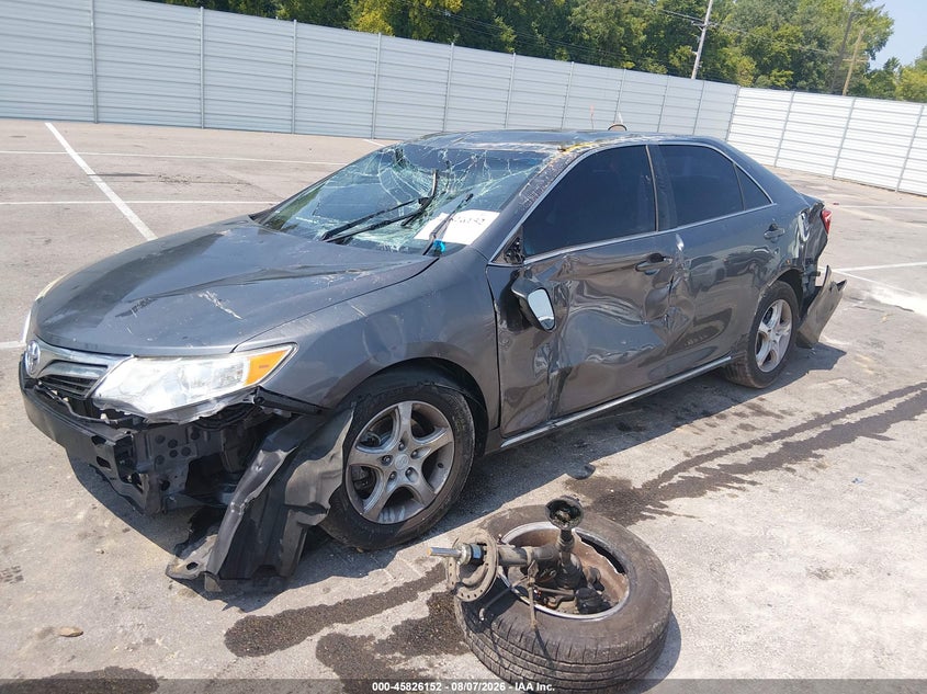 Vin: 4t1bf1fk3eu357819, lot: 46325033, toyota camry le 20142