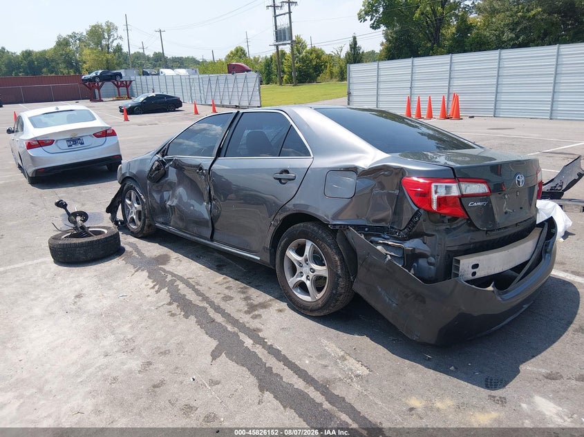 Vin: 4t1bf1fk3eu357819, lot: 46325033, toyota camry le 20143