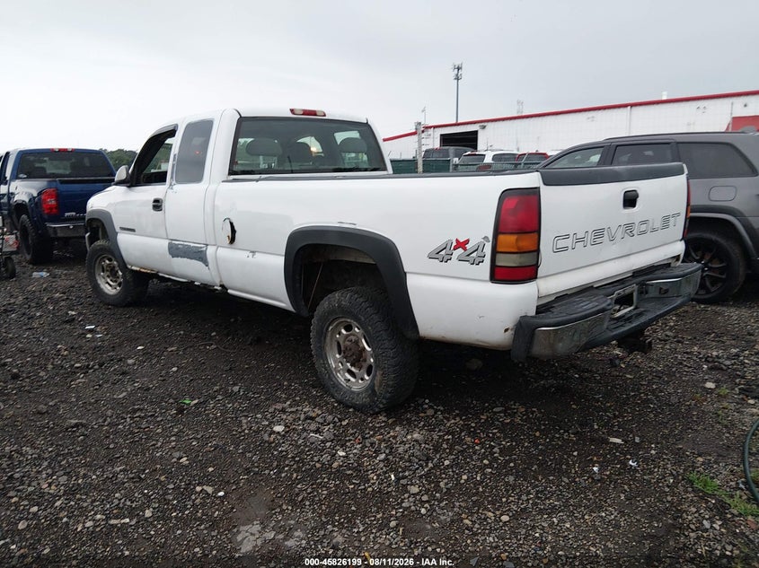 2006 GMC SIERRA PICKUP 6.0L V-8 300HP