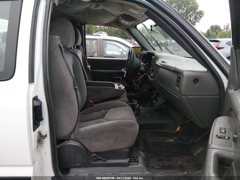 2006 GMC SIERRA PICKUP 6.0L V-8 300HP