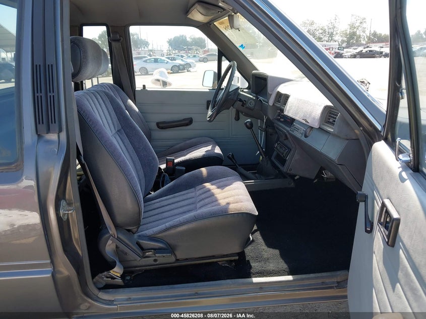 1987 TOYOTA PICKUP auction photo 5