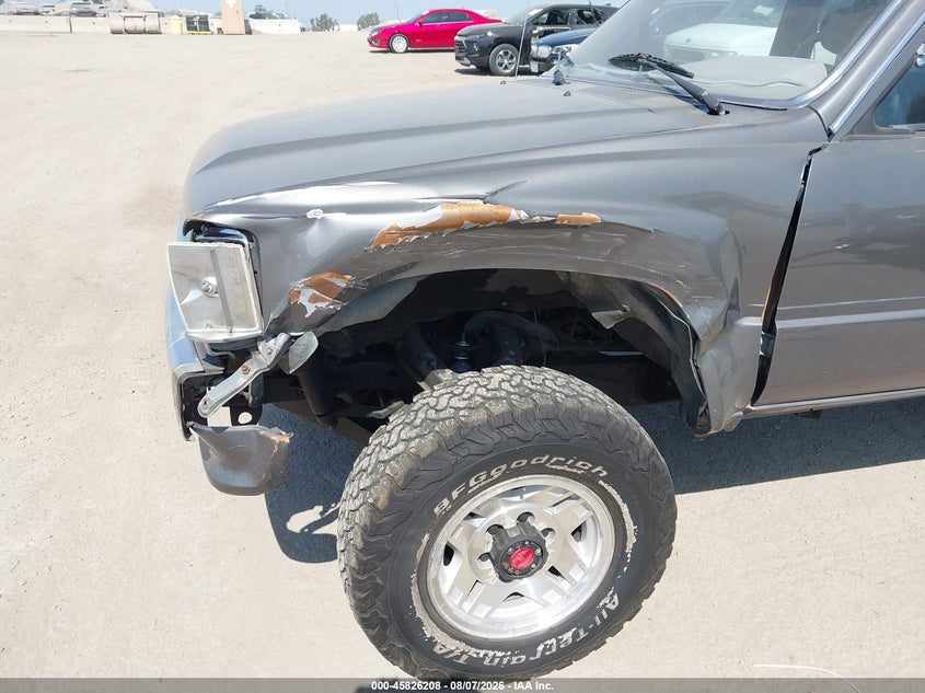 1987 TOYOTA PICKUP auction photo 6