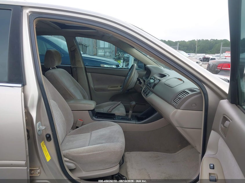 Photo 5 - TOYOTA CAMRY