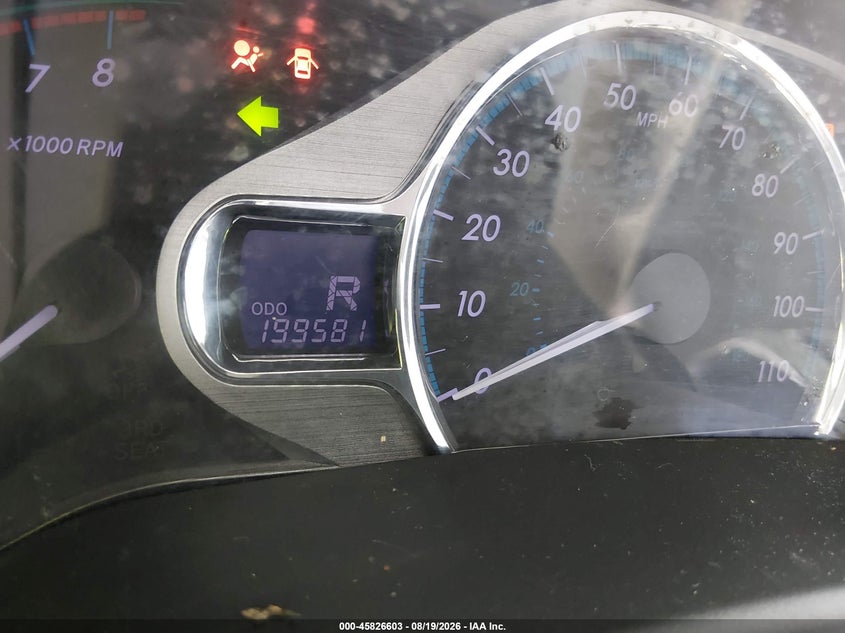2011 TOYOTA SIENNA auction photo 7